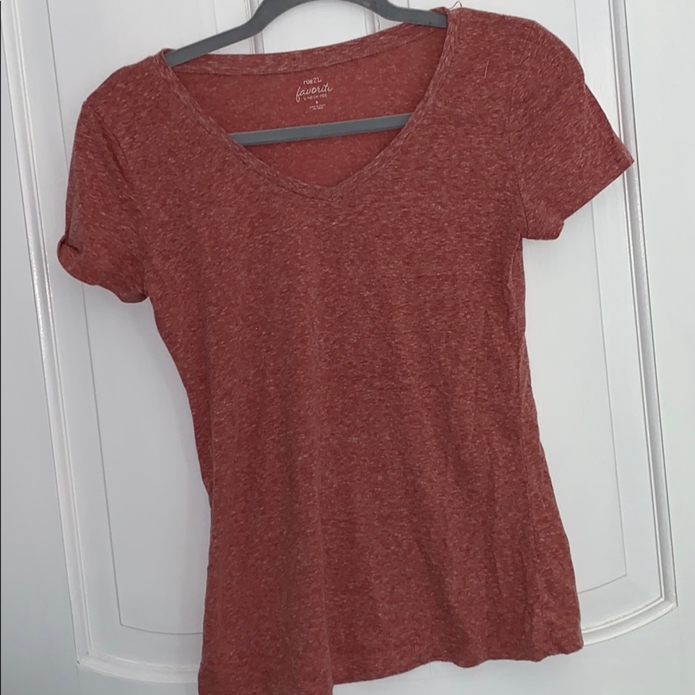 Damon colored v neck t shirt